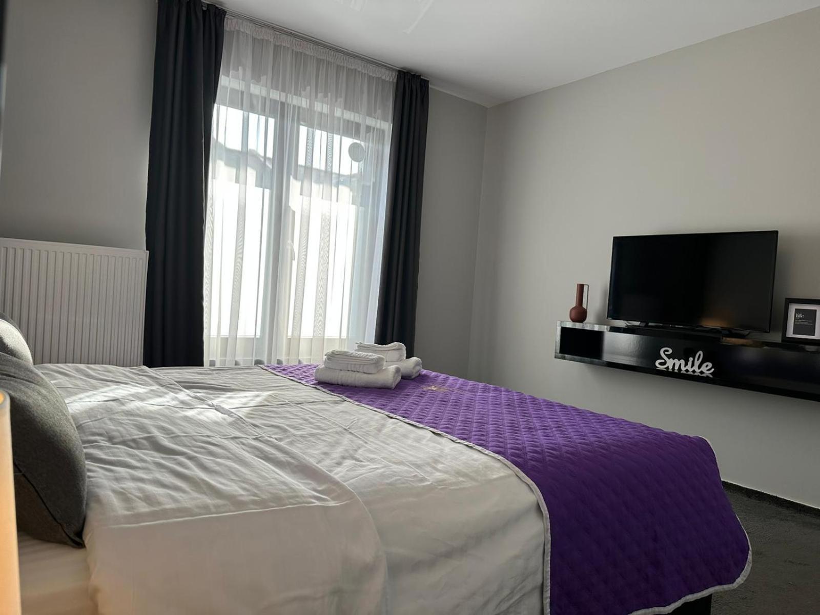 Luxury Glam Apartments & Studios Near Coresi Mall 布拉索夫 外观 照片