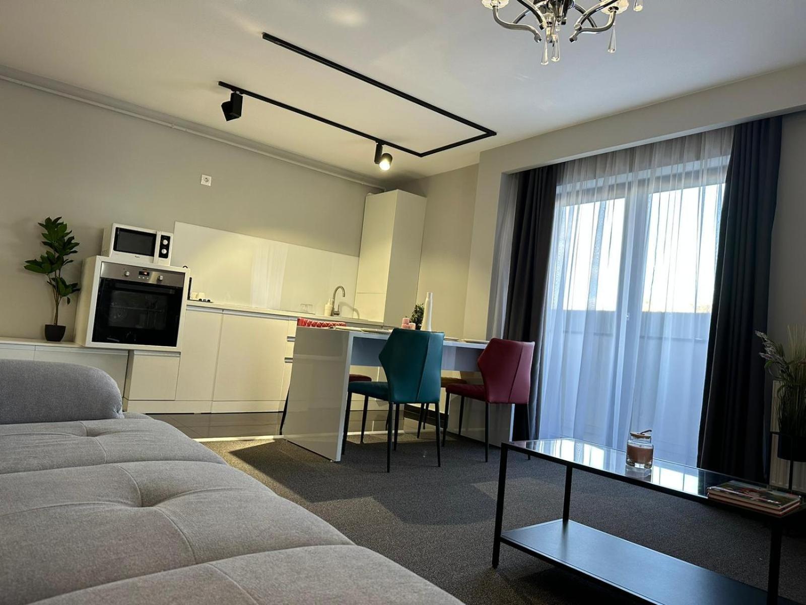 Luxury Glam Apartments & Studios Near Coresi Mall 布拉索夫 外观 照片