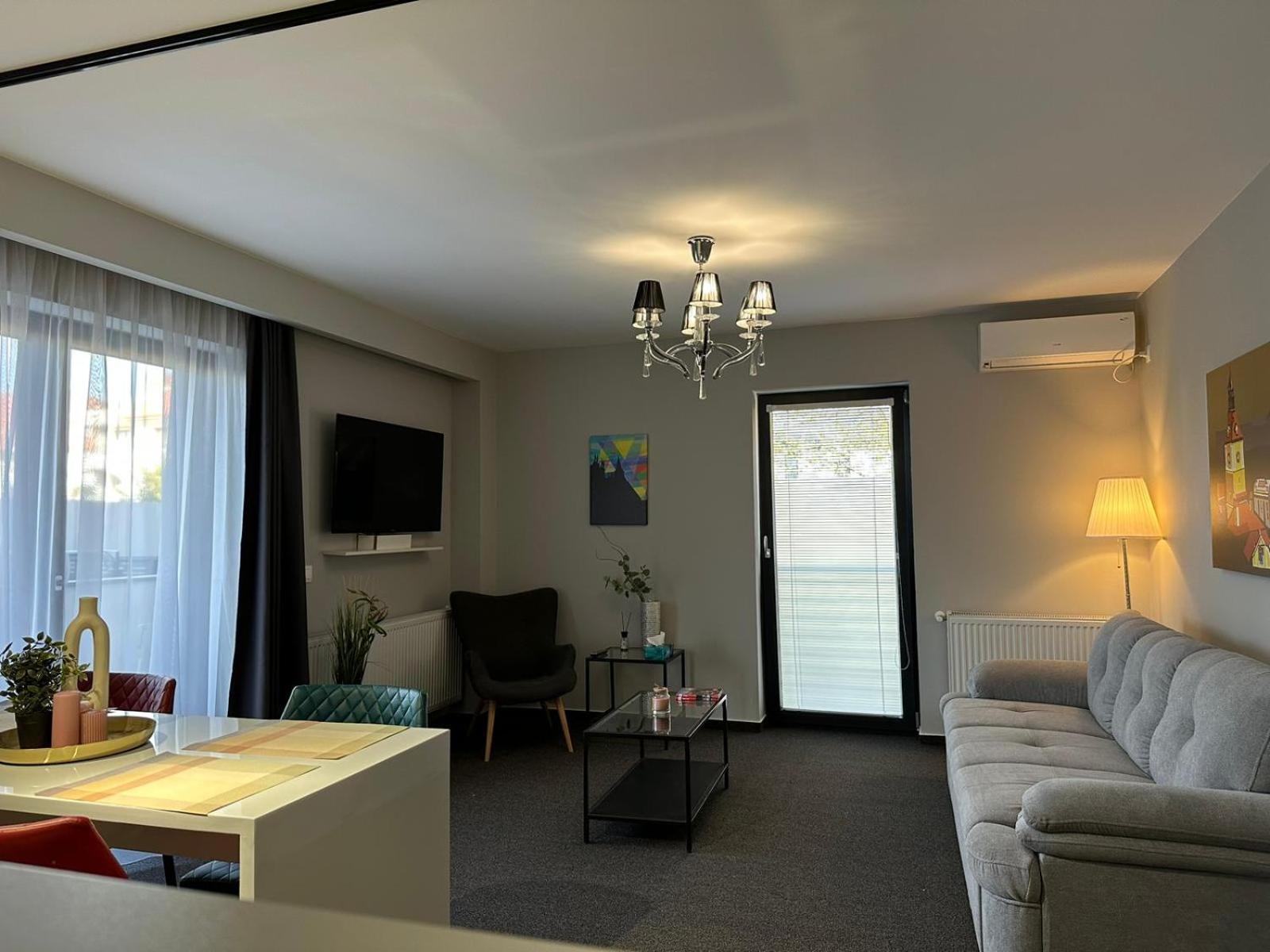 Luxury Glam Apartments & Studios Near Coresi Mall 布拉索夫 外观 照片
