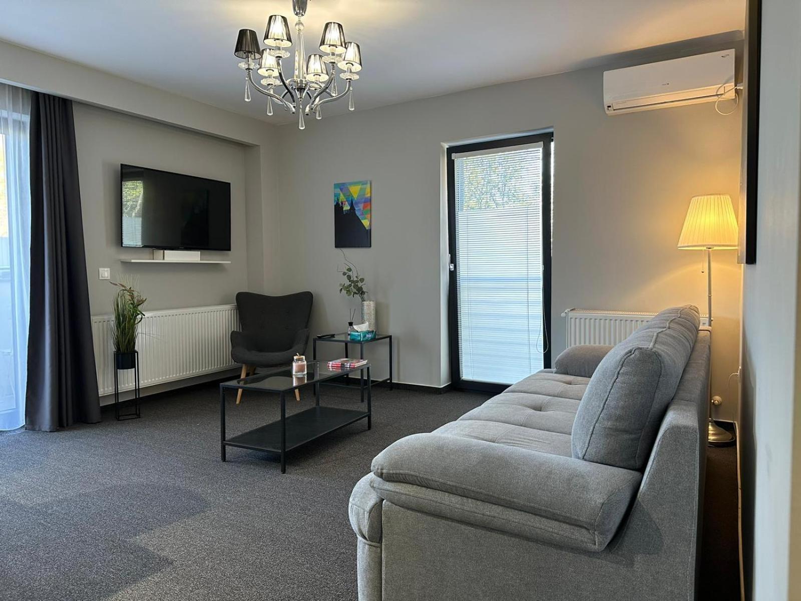 Luxury Glam Apartments & Studios Near Coresi Mall 布拉索夫 外观 照片