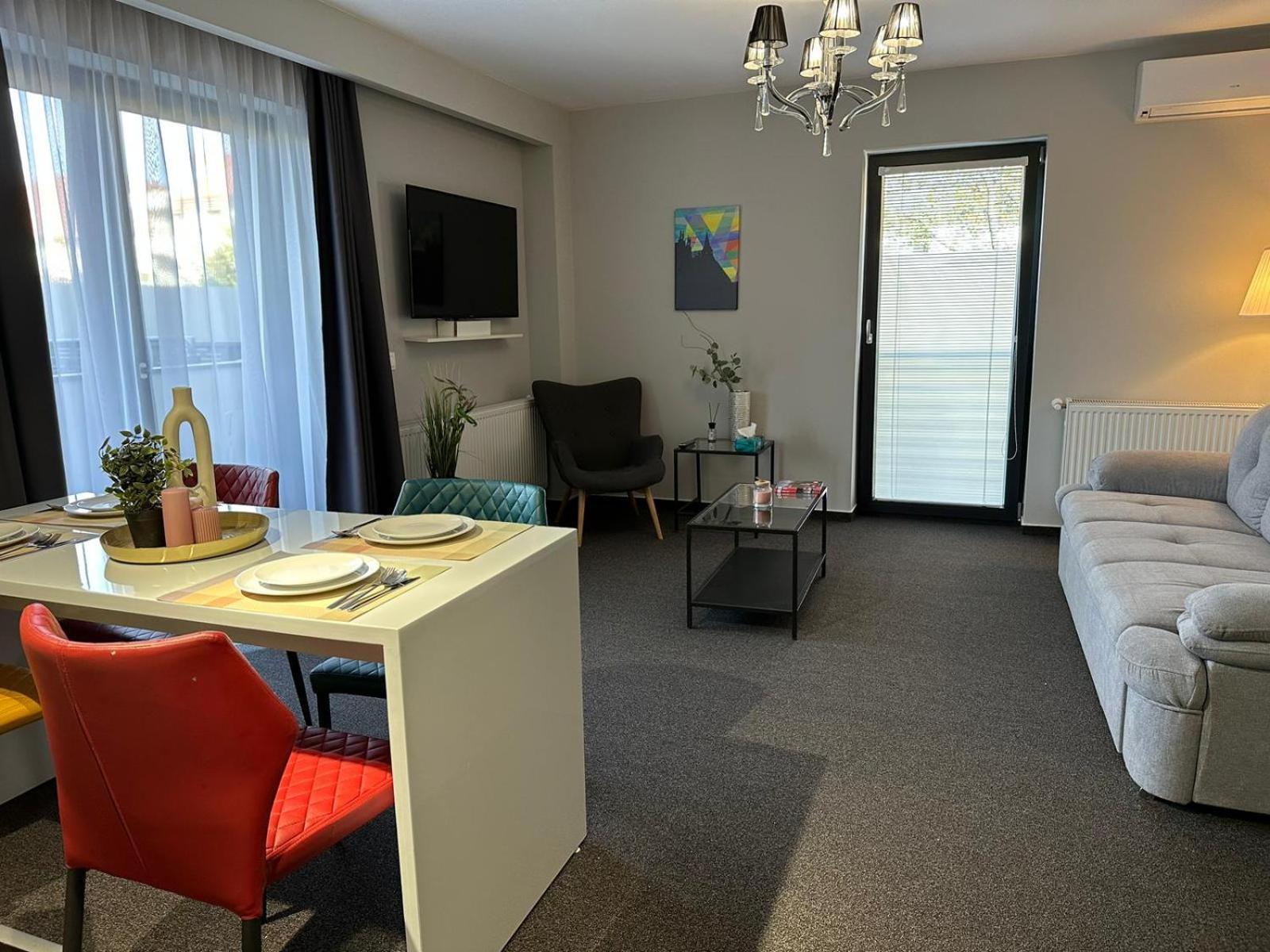 Luxury Glam Apartments & Studios Near Coresi Mall 布拉索夫 外观 照片
