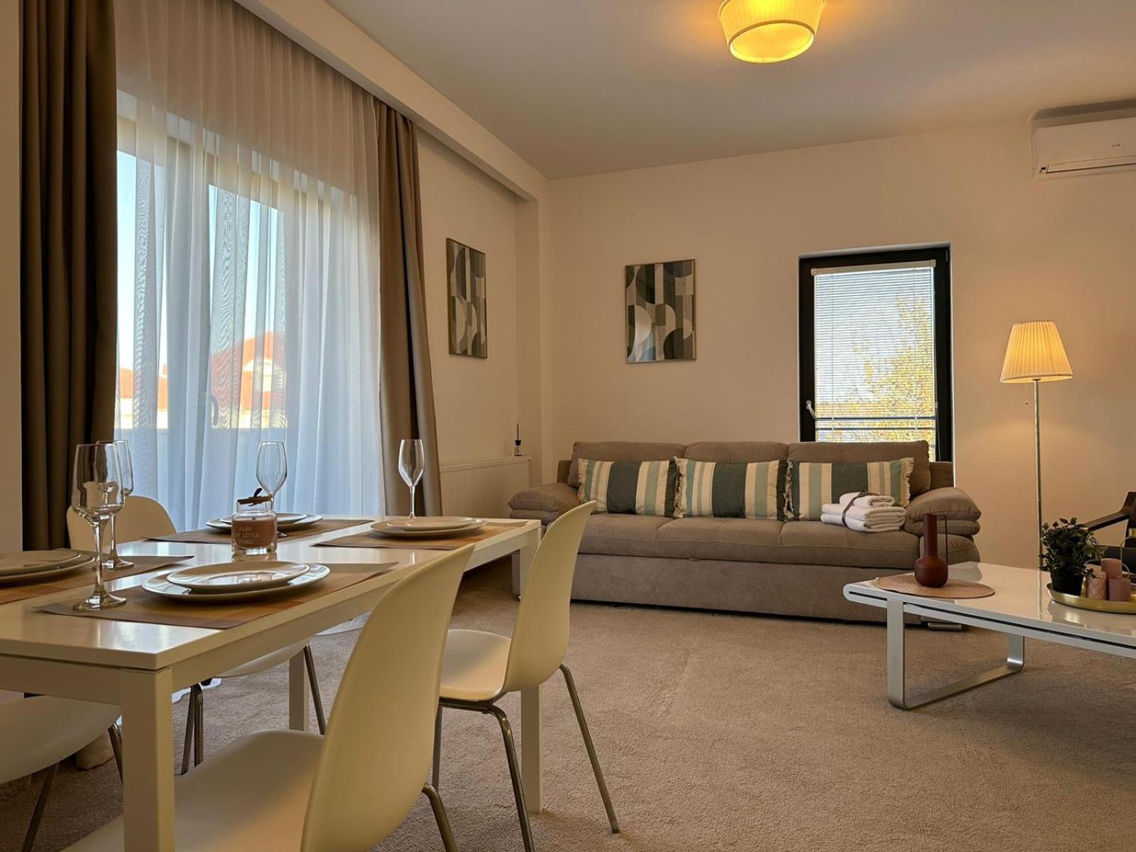 Luxury Glam Apartments & Studios Near Coresi Mall 布拉索夫 外观 照片