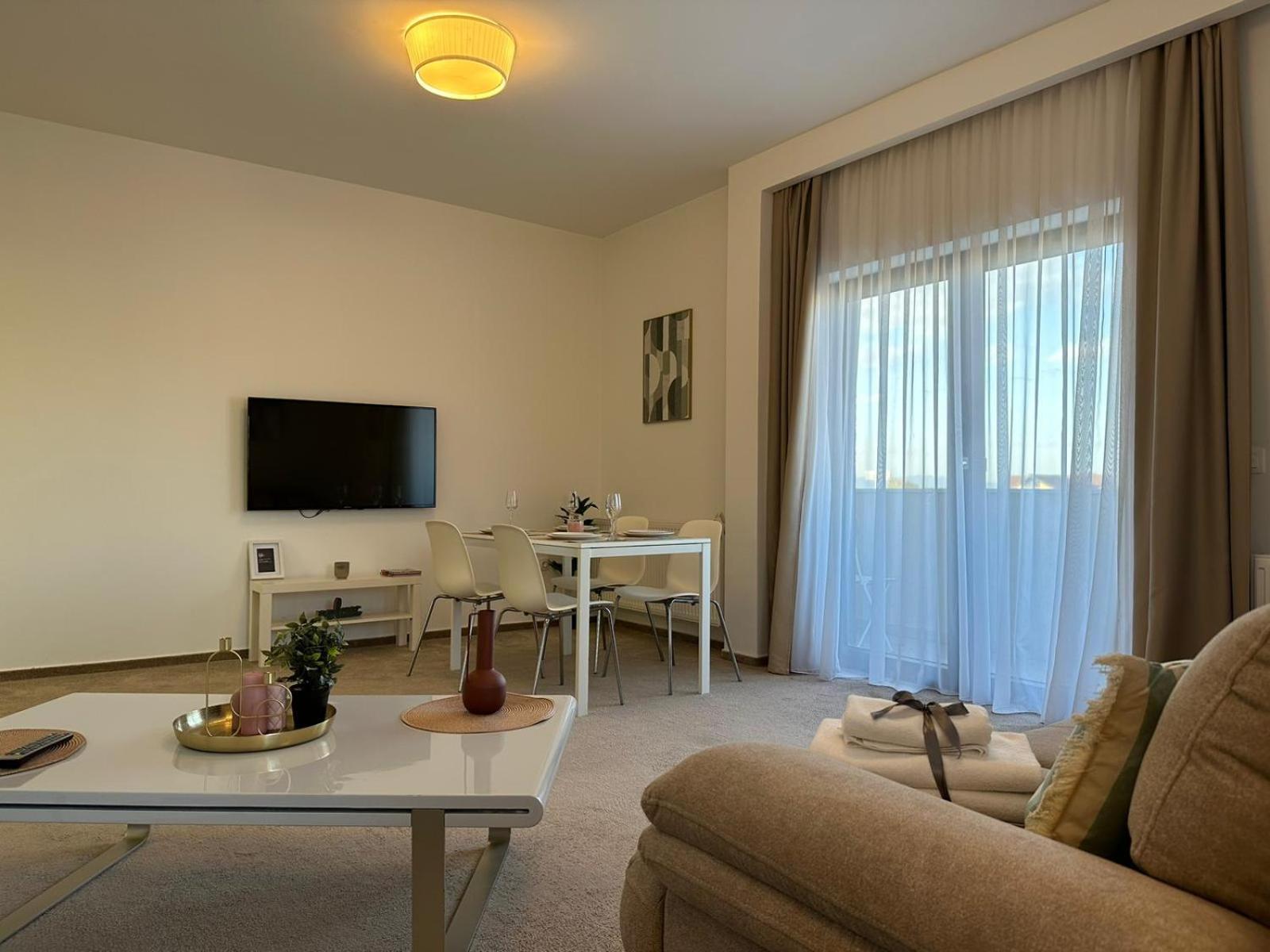 Luxury Glam Apartments & Studios Near Coresi Mall 布拉索夫 外观 照片
