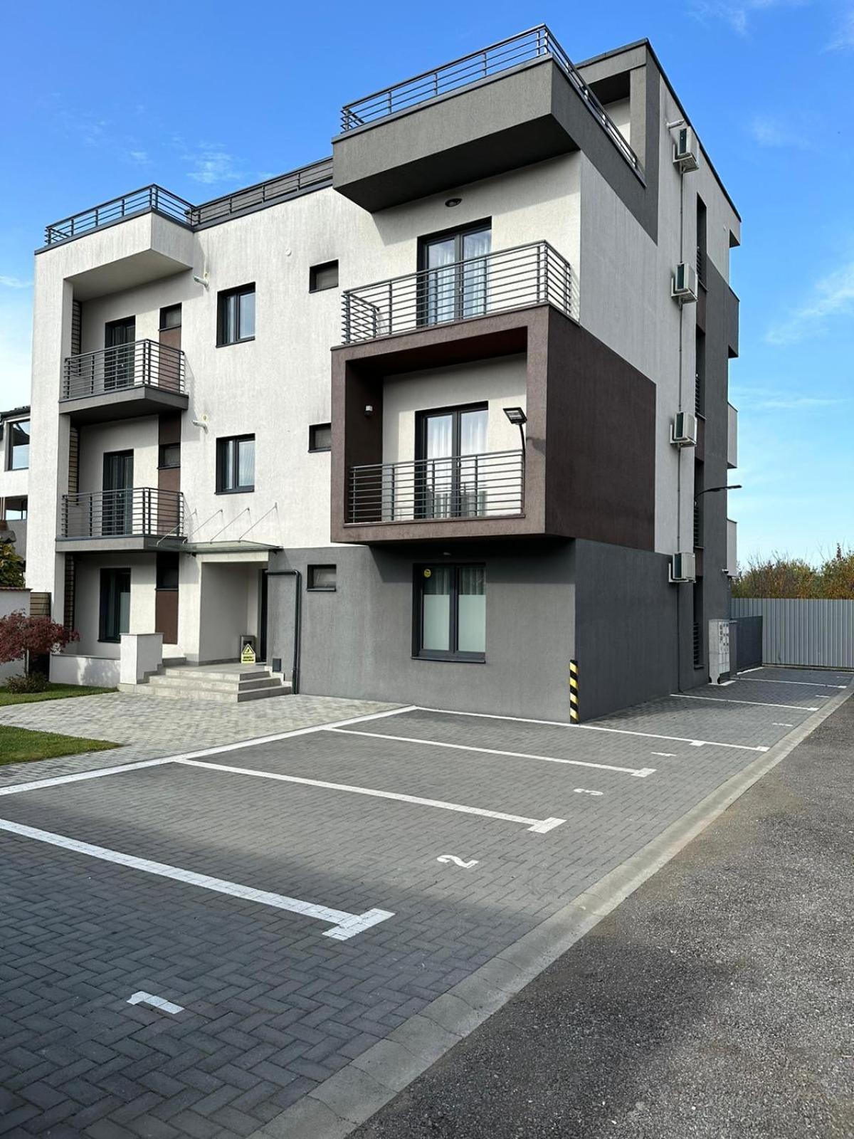 Luxury Glam Apartments & Studios Near Coresi Mall 布拉索夫 外观 照片