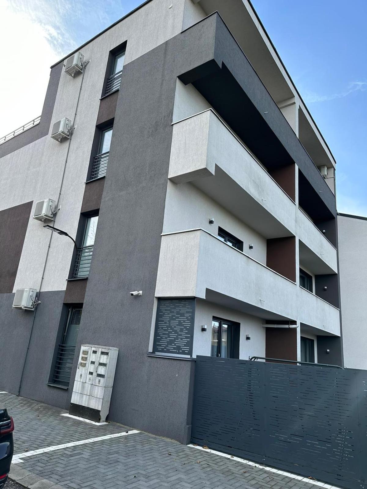 Luxury Glam Apartments & Studios Near Coresi Mall 布拉索夫 外观 照片