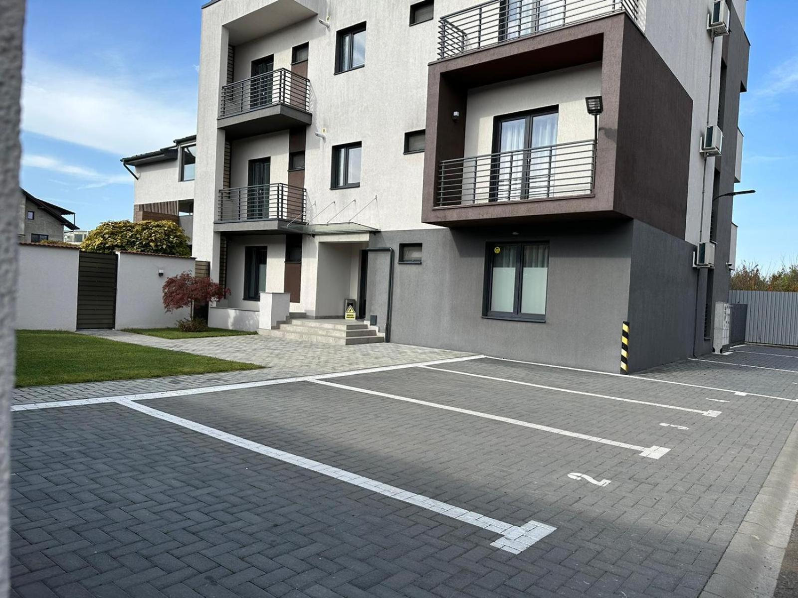Luxury Glam Apartments & Studios Near Coresi Mall 布拉索夫 外观 照片